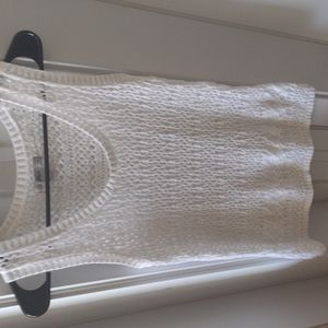 Bass white sleeveless sweater